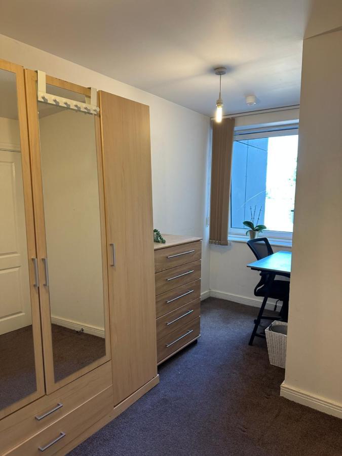 New Build 2 Bedroom With 2 Bath In Londra Exterior foto