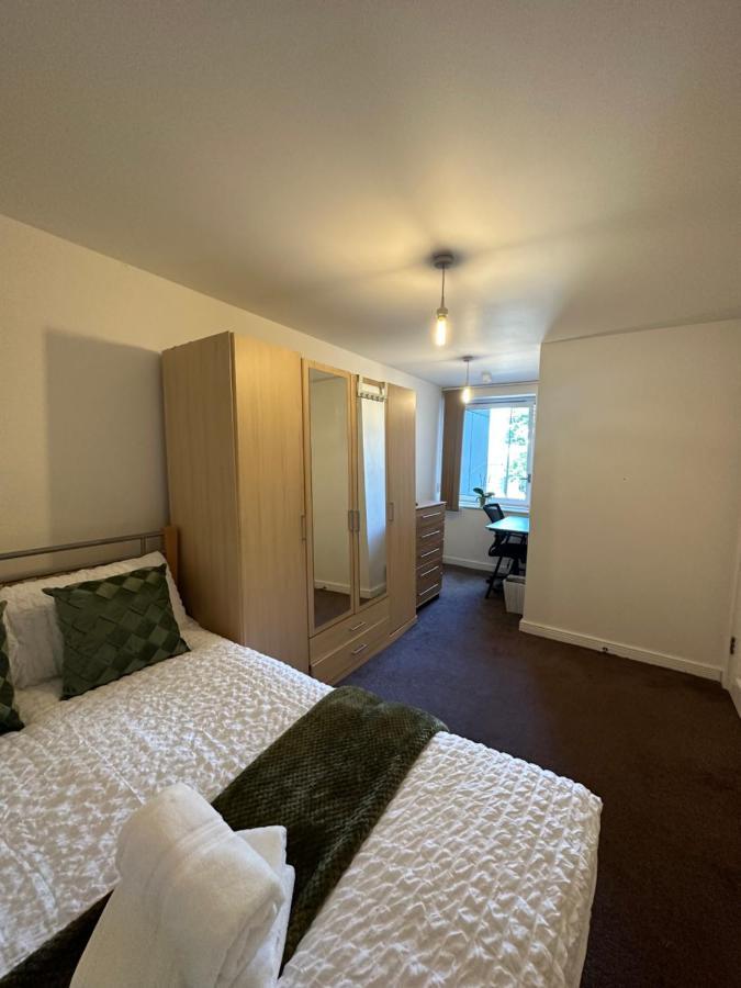 New Build 2 Bedroom With 2 Bath In Londra Exterior foto