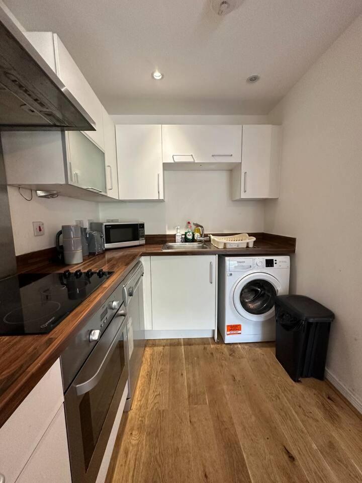New Build 2 Bedroom With 2 Bath In Londra Exterior foto