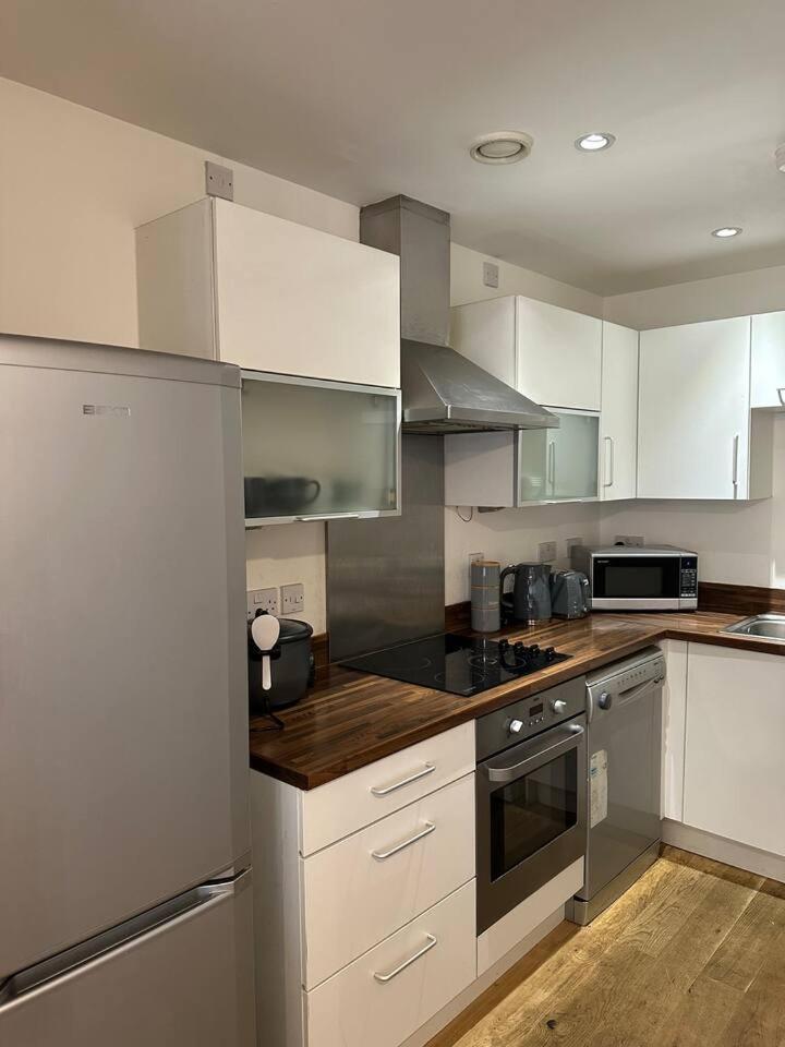 New Build 2 Bedroom With 2 Bath In Londra Exterior foto