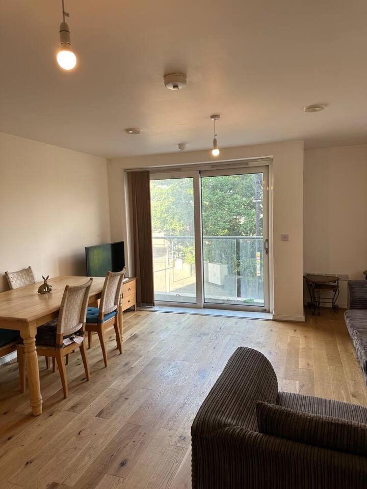 New Build 2 Bedroom With 2 Bath In Londra Exterior foto