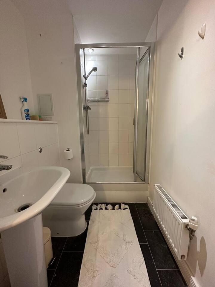 New Build 2 Bedroom With 2 Bath In Londra Exterior foto